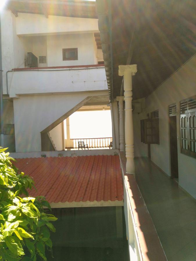 Sunnys Beach Guest House هيكادوفا المظهر الخارجي الصورة