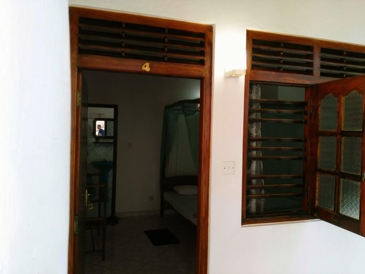 Sunnys Beach Guest House هيكادوفا المظهر الخارجي الصورة
