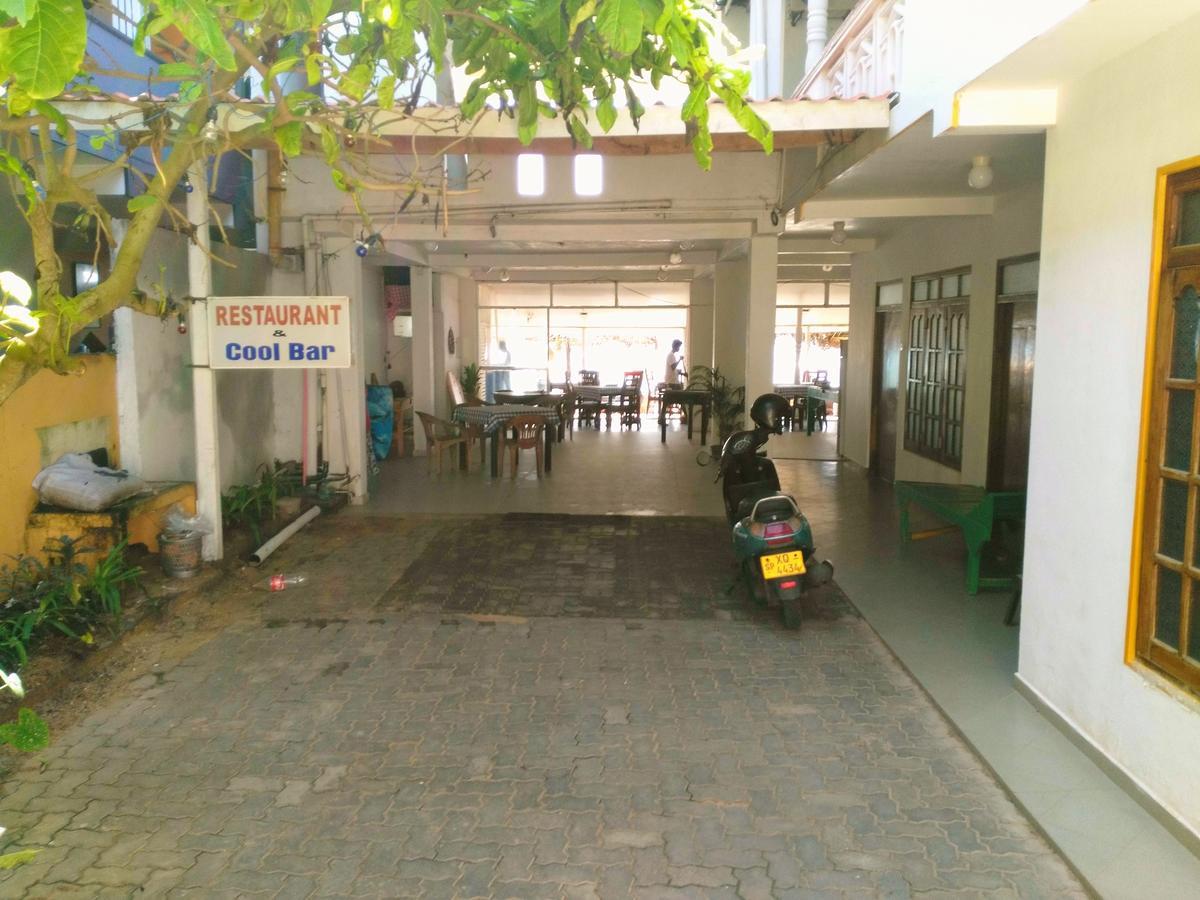 Sunnys Beach Guest House هيكادوفا المظهر الخارجي الصورة